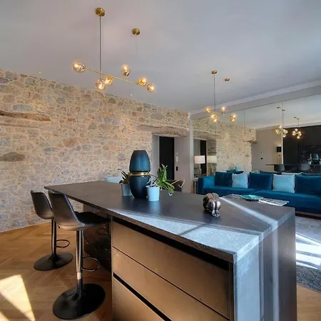 Apartment Ref 1393 - Center - For Rent