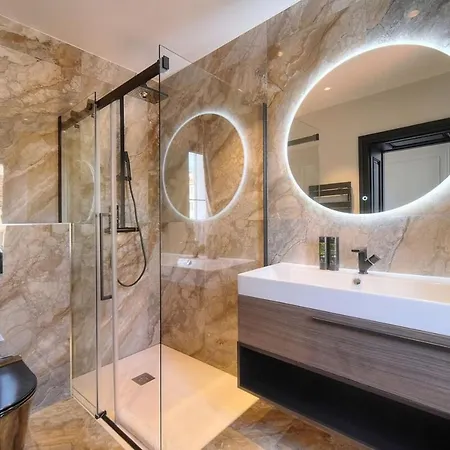 Ref 1393 - Center - For Rent *