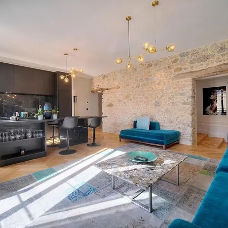 Ref 1393 - Center - For Rent Apartamento